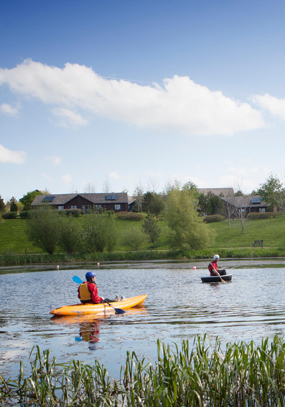 People doing kayak 